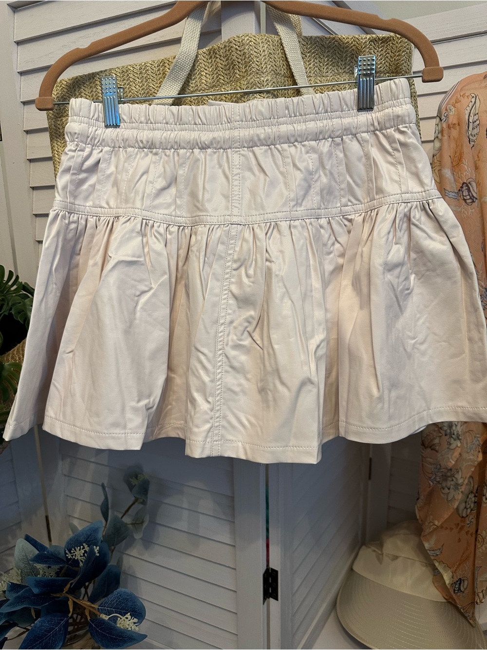 Peach Love California Vegan Leather Skirt - Cream - Picture 3 of 4